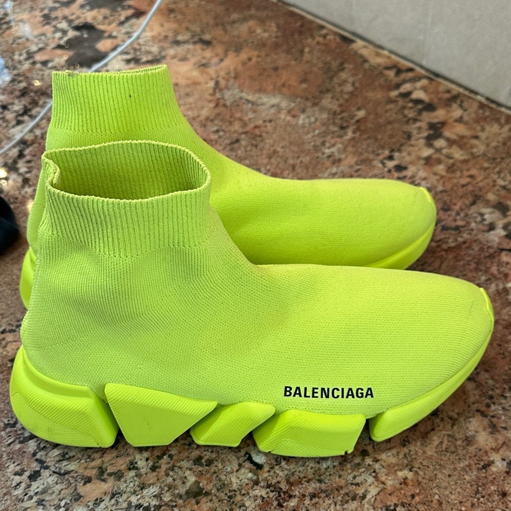Balenciaga Neon Green trainer sneakers. - Picture 6 of 8
